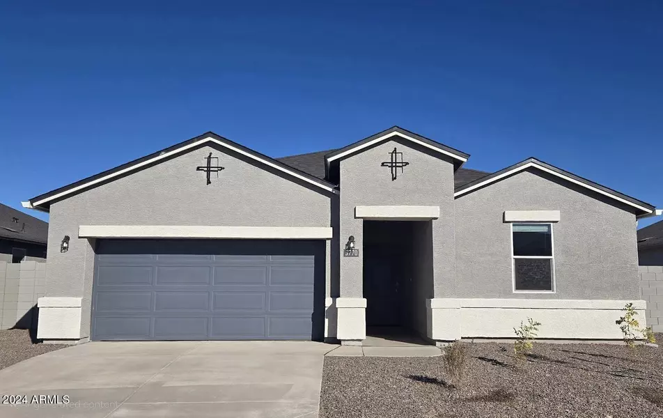 5770 E Clandestine Drive, San Tan Valley, AZ 85140