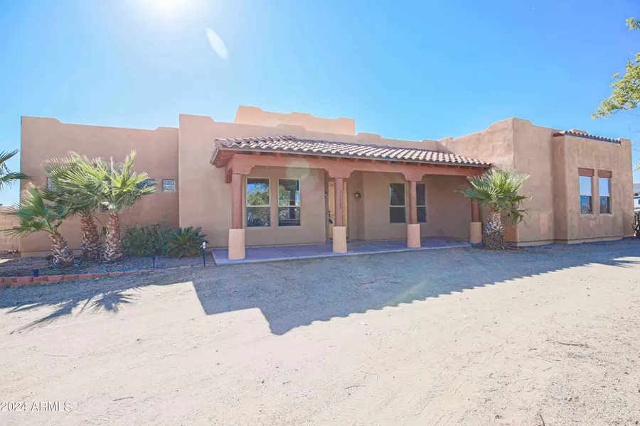 22723 W CALLE DE LOS FLORES Drive, Wittmann, AZ 85361