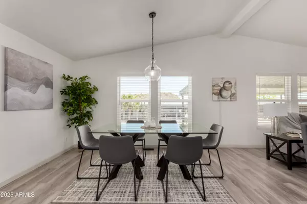 Phoenix, AZ 85024,2233 E BEHREND Drive #210