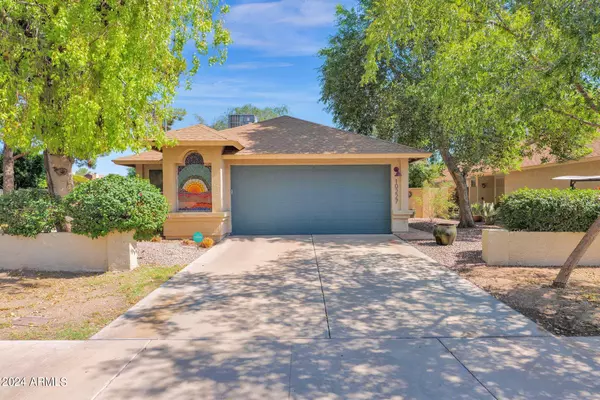 10227 N 65th Lane, Glendale, AZ 85302