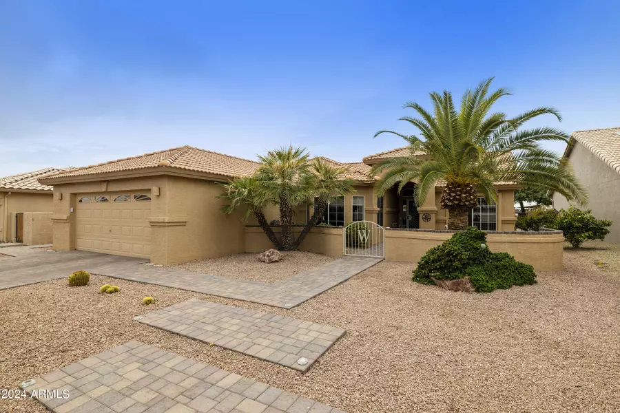 24208 S STARCREST Drive, Sun Lakes, AZ 85248