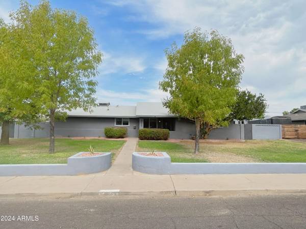 2032 W Cambridge Avenue, Phoenix, AZ 85009