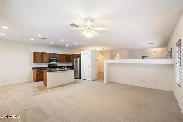 San Tan Valley, AZ 85143,653 W VINEYARD PLAINS Drive