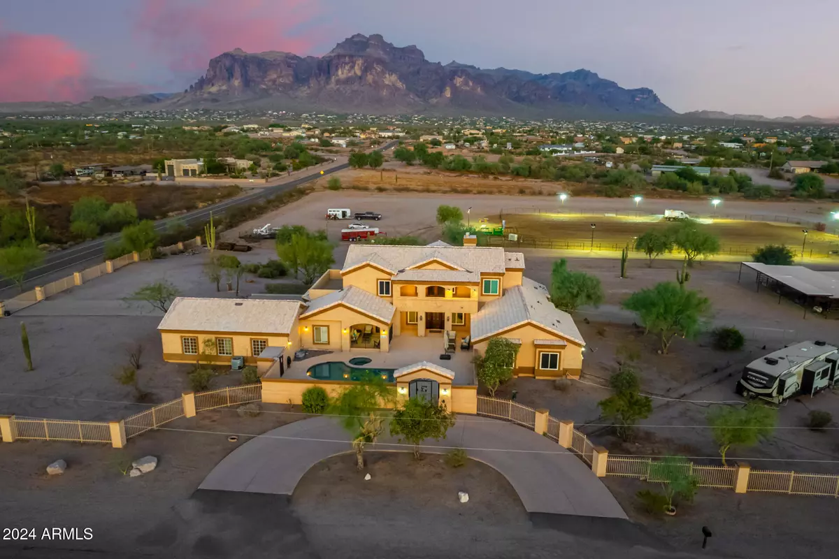 Apache Junction, AZ 85119,1527 N WICKIUP Road