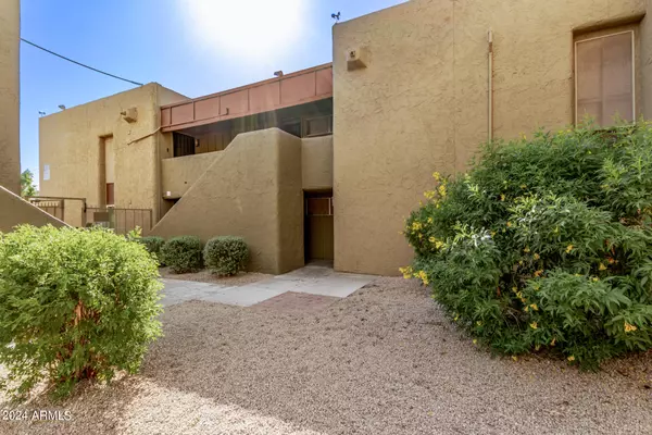 Phoenix, AZ 85015,1701 W TUCKEY Lane #231