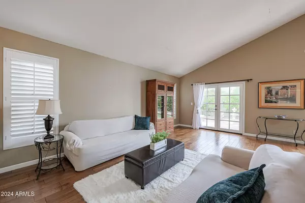 Scottsdale, AZ 85260,10282 E SAHUARO Drive