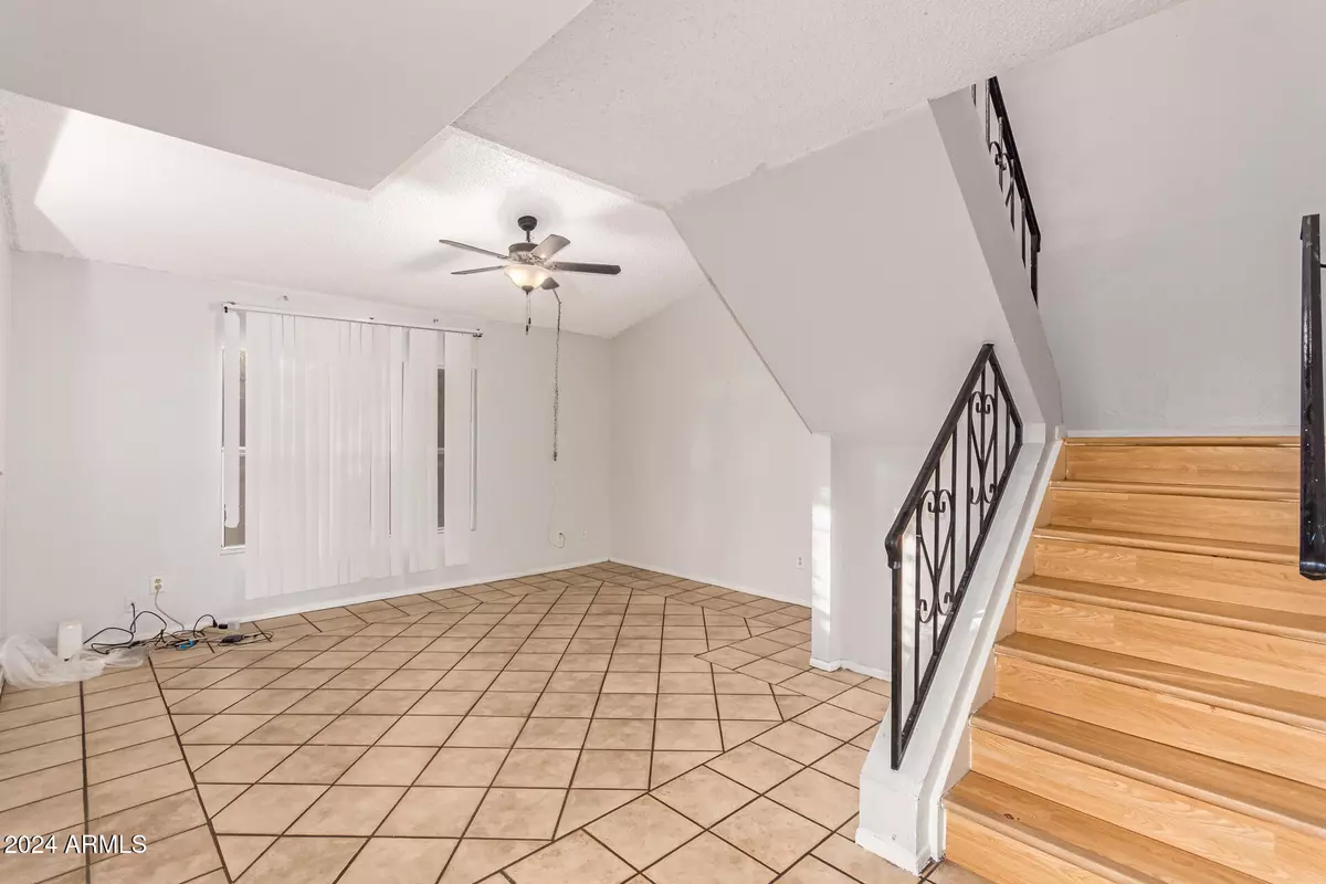 Phoenix, AZ 85017,2533 W HAZELWOOD Street #9