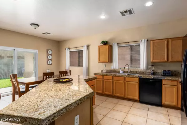 Tolleson, AZ 85353,9333 W ELWOOD Street