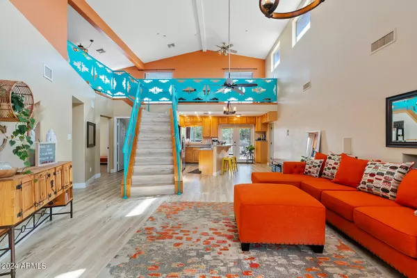 Phoenix, AZ 85086,906 W CARLISE Road