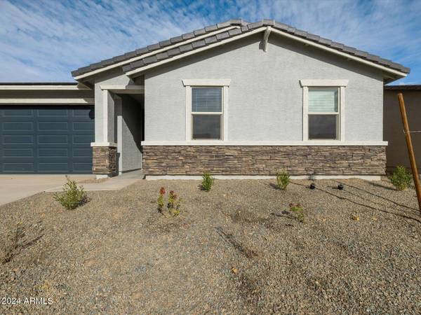 Tolleson, AZ 85353,8634 W ALBENIZ Place