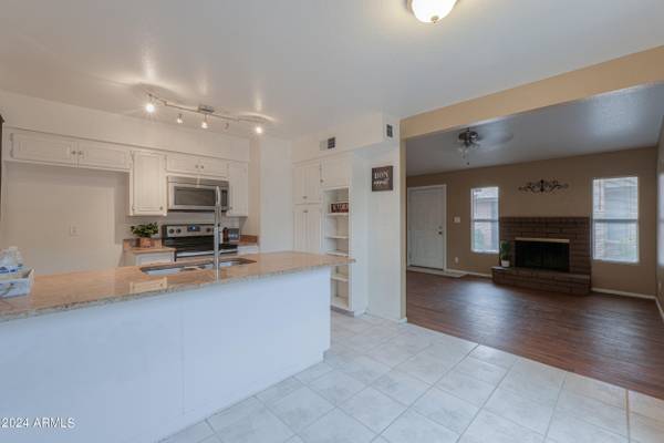 6427 S NEWBERRY Road #D, Tempe, AZ 85283