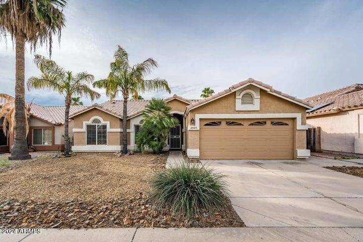 2523 E TARO Lane, Phoenix, AZ 85050