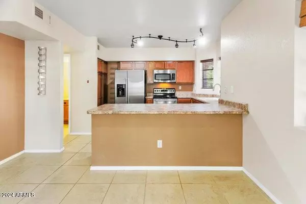 Phoenix, AZ 85022,1446 E Grovers Avenue #26