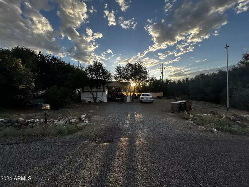 16038 S RODEO Drive, Mayer, AZ 86333