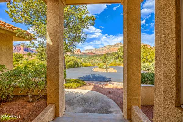 400 BARCELONA Road, Sedona, AZ 86336