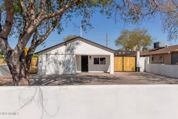 3046 W CYPRESS Street, Phoenix, AZ 85009