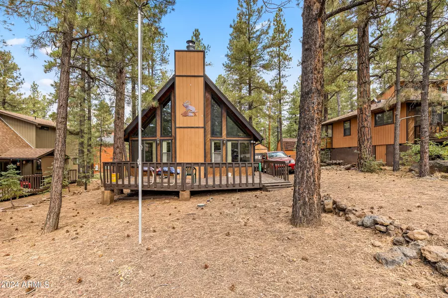 1290 E BOBCAT Drive, Munds Park, AZ 86017