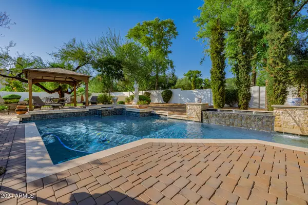 Paradise Valley, AZ 85253,6620 E STALLION Road