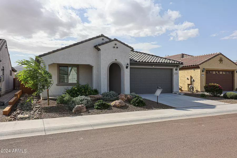 26109 W KRISTAL Way, Buckeye, AZ 85396