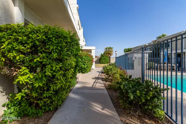 Phoenix, AZ 85012,610 E MONTEBELLO Avenue #35