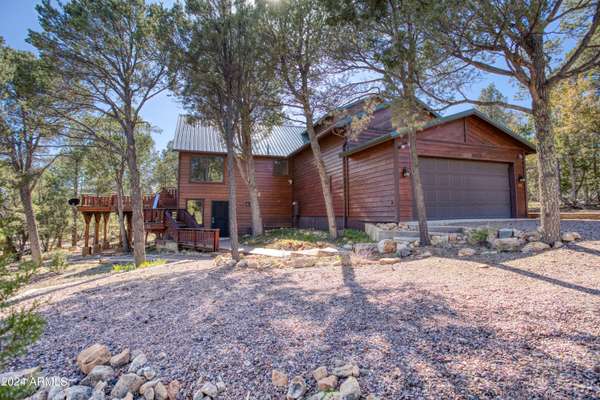 2233 Par Place, Overgaard, AZ 85933