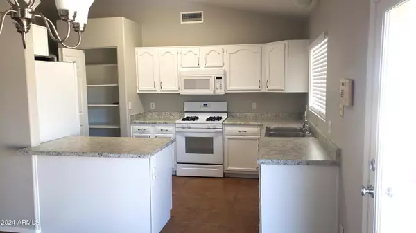 Casa Grande, AZ 85122,1220 E AVENIDA ISABELA --