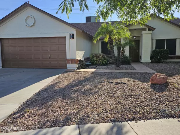 620 S LAVEEN Drive, Chandler, AZ 85226