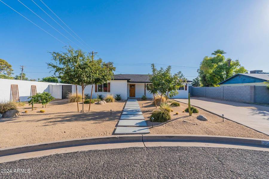 4247 E CAMBRIDGE Avenue, Phoenix, AZ 85008