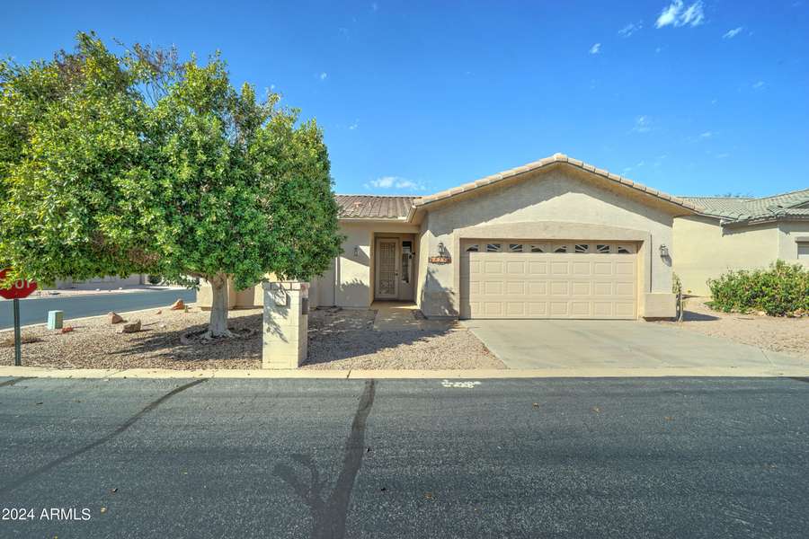 2101 S MERIDIAN Road #126, Apache Junction, AZ 85120