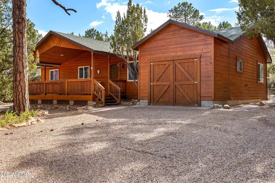 1919 E TWIN PINES Trail, Overgaard, AZ 85933