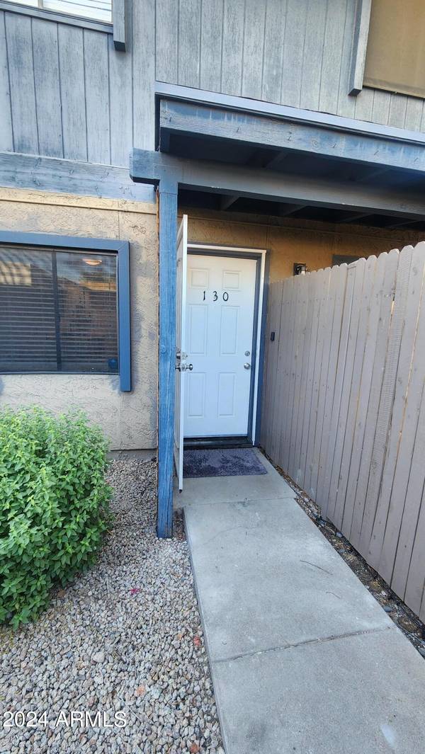 286 W PALOMINO Drive #130, Chandler, AZ 85225