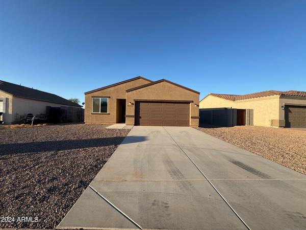 9054 W SWANSEA Drive, Arizona City, AZ 85123