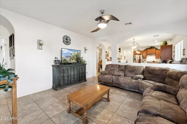 San Tan Valley, AZ 85143,723 E GOLD DUST Way