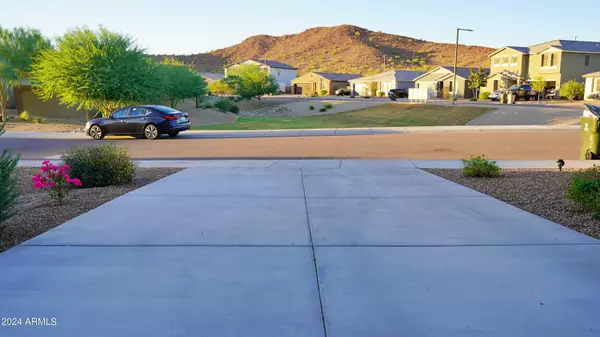 Peoria, AZ 85383,13337 W TETHER Trail