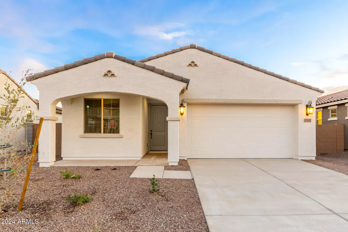 Litchfield Park, AZ 85340,17627 W OREGON Avenue