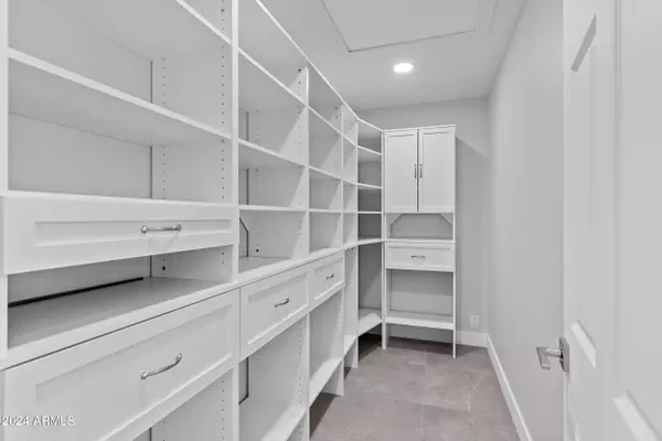 Scottsdale, AZ 85255,18676 N 95TH Street