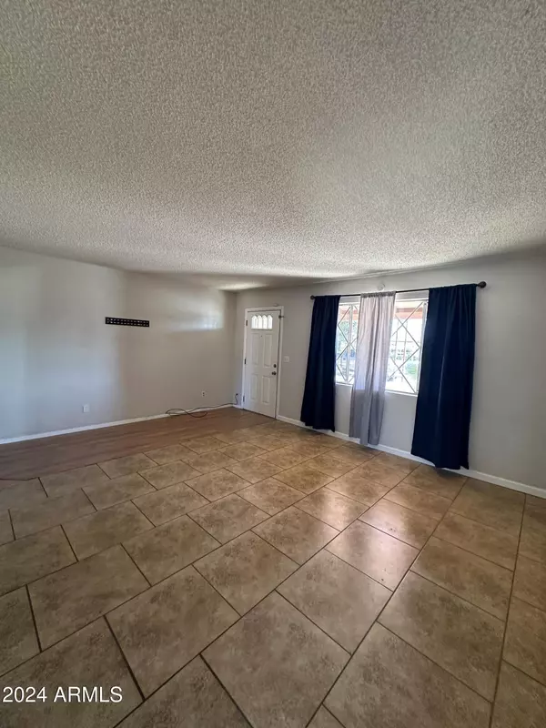 Phoenix, AZ 85029,3162 W ALTADENA Avenue