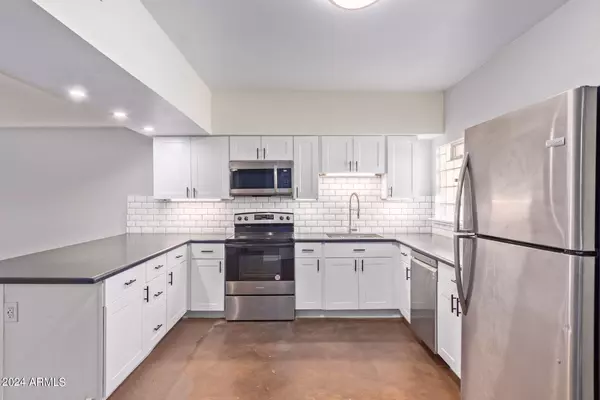 351 E THOMAS Road #D306, Phoenix, AZ 85012