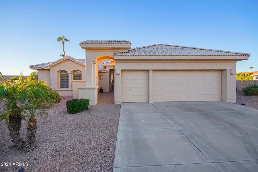 24506 S LAKEWOOD Drive, Sun Lakes, AZ 85248