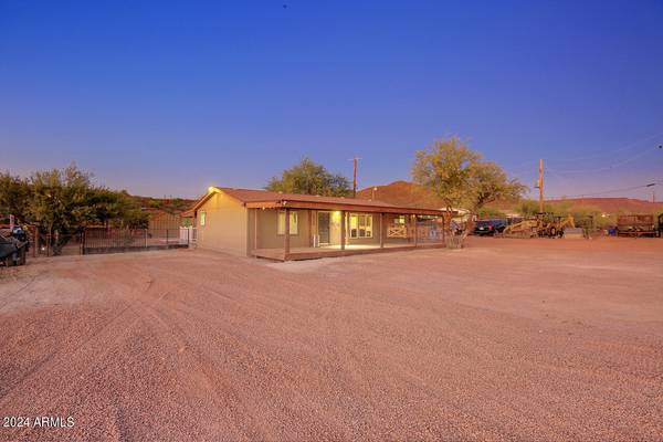 New River, AZ 85087,2208 W Estrella Road