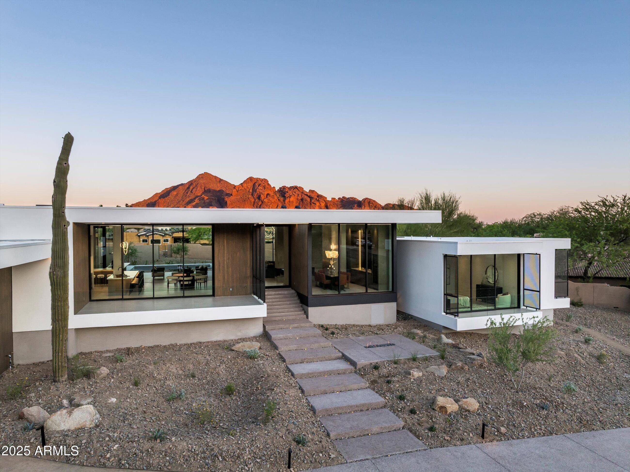 Paradise Valley, AZ 85253,6623 N Hillside Drive