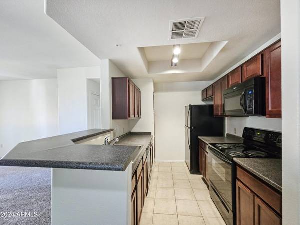 Phoenix, AZ 85048,3830 E LAKEWOOD Parkway E #3130