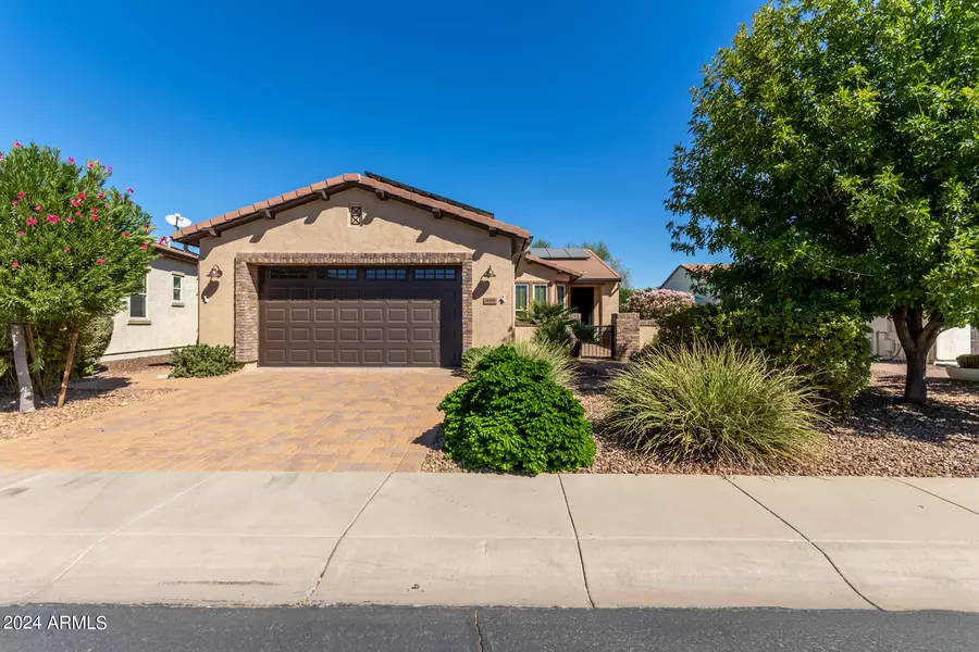 898 E LADDOOS Avenue, San Tan Valley, AZ 85140