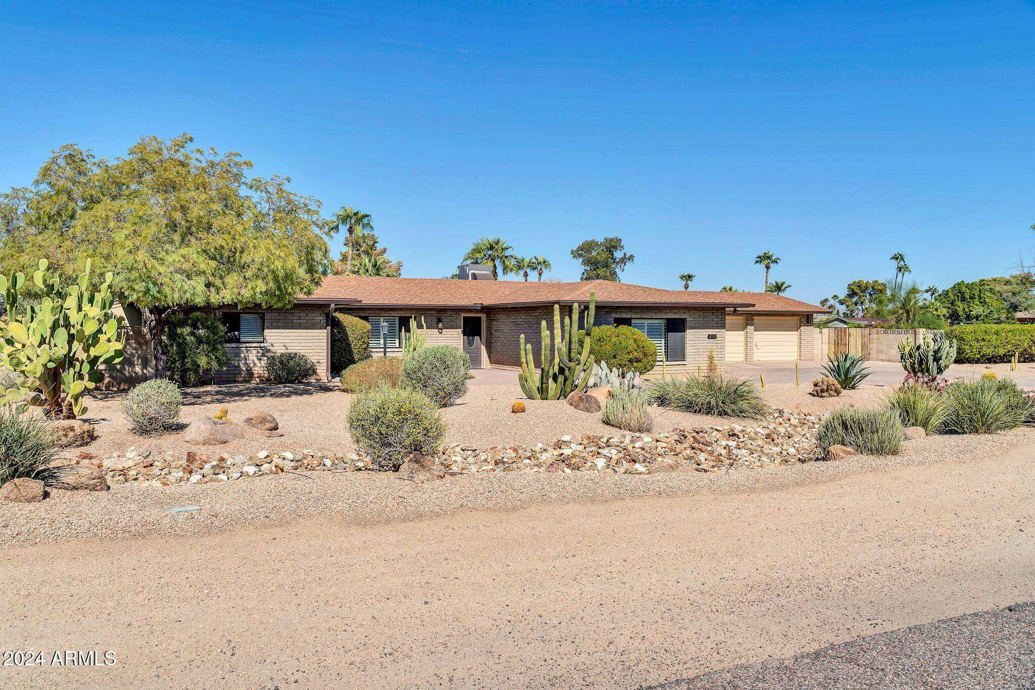Phoenix, AZ 85028,3518 E Desert Cove Avenue