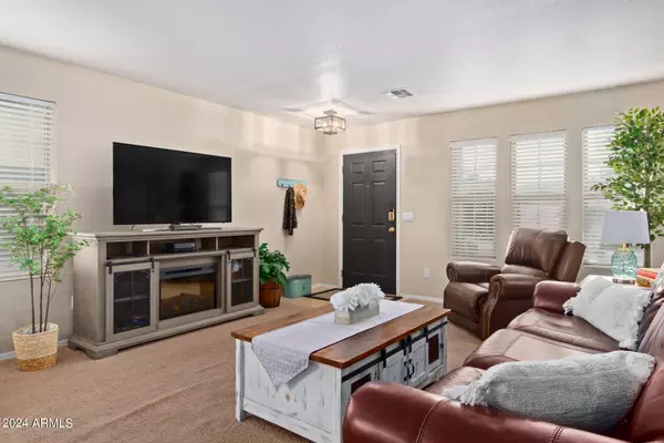 San Tan Valley, AZ 85144,3277 W BELLE Avenue