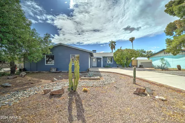 3823 W AUGUSTA Avenue, Phoenix, AZ 85051