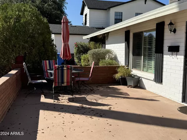 Phoenix, AZ 85018,4214 E SELLS Drive