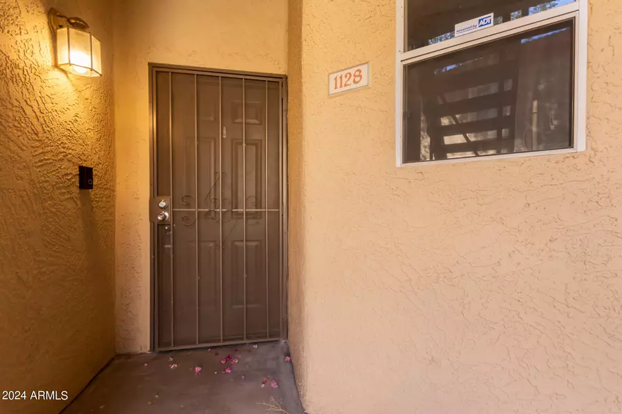 10410 N CAVE CREEK Road #1128, Phoenix, AZ 85020