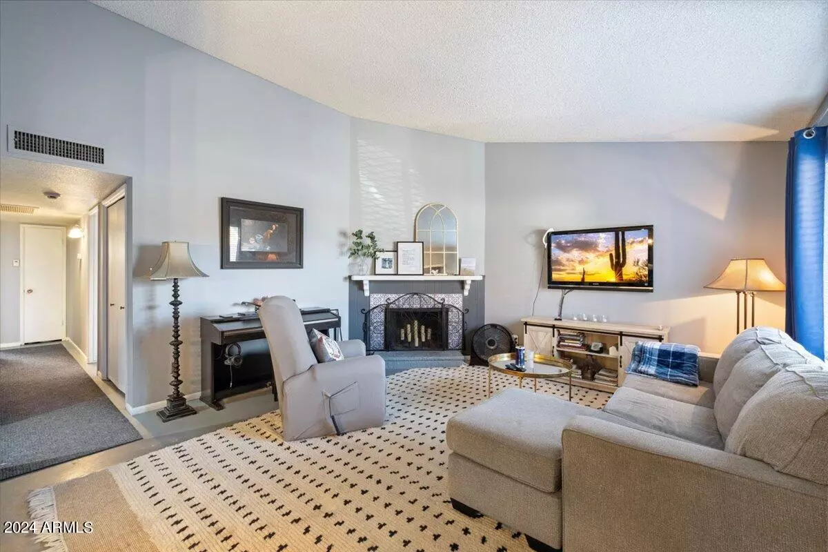 Phoenix, AZ 85018,3033 N 39TH Street #6