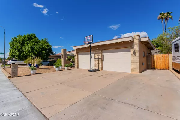 Glendale, AZ 85302,5014 W ORCHID Lane